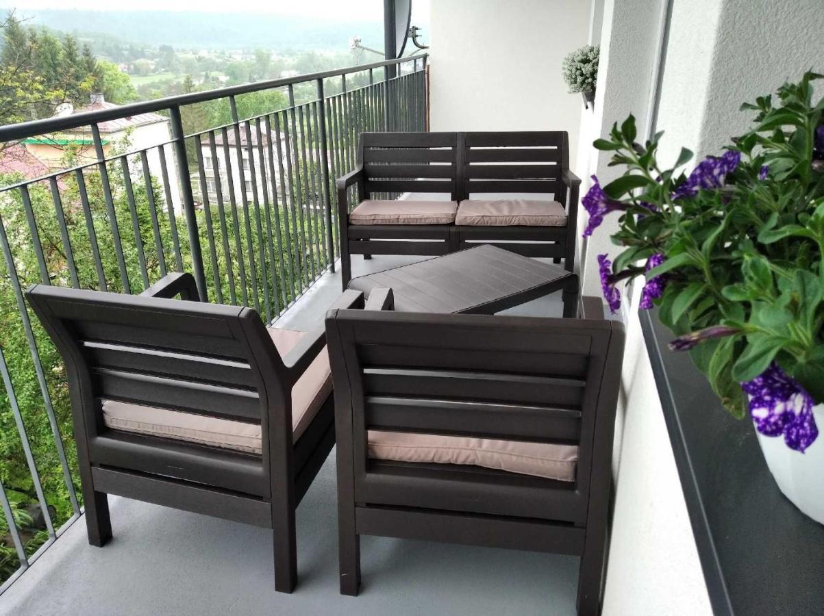 Apartament Julia Apartment Lesko Ngoại thất bức ảnh